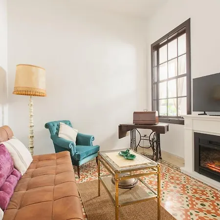 Colonial-style House In Holiday home